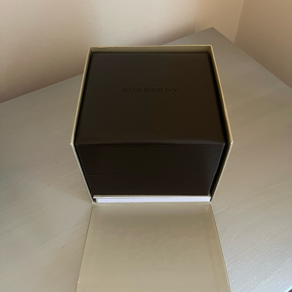 Burberry Watch Box - Picture 5 of 5